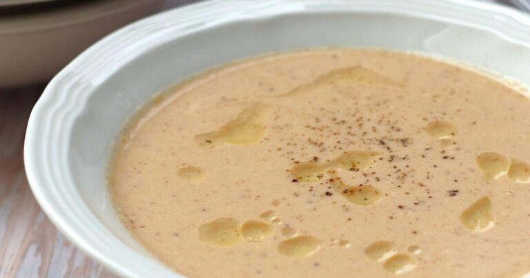 Easy, Healthy, Low Carb & Gluten Free Creamy Roasted Cauliflower Soup Recipe
