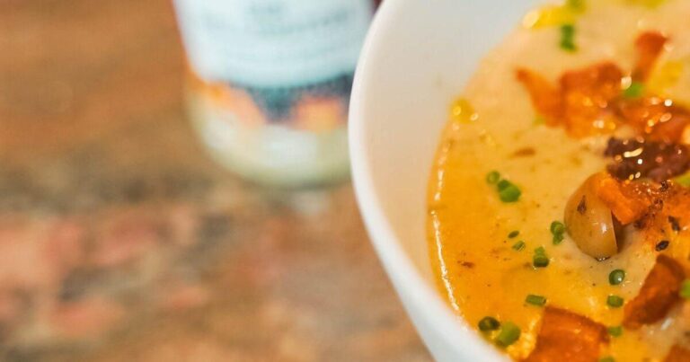 Smoky lentil soup with tarragon and mushrooms