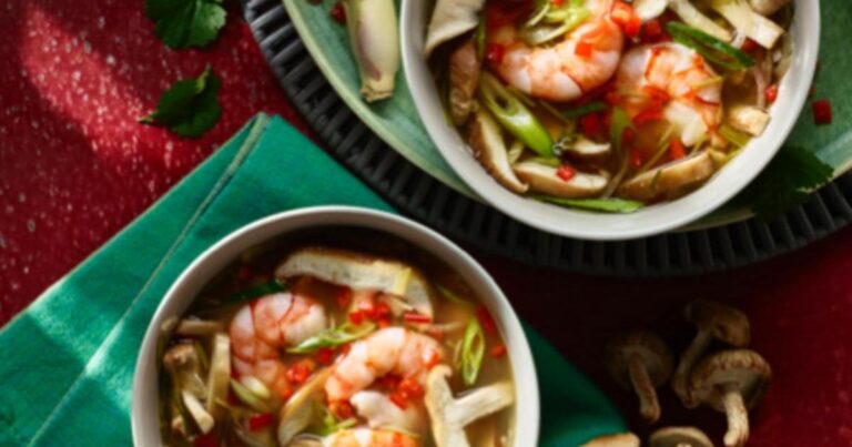 Spicy sour shrimp soup