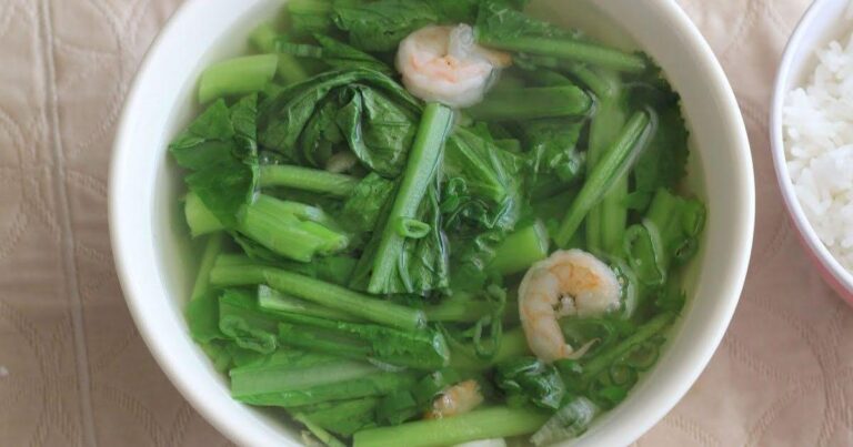 Vietnamese Beef and Pickled Mustard Greens Soup (Canh Dưa Bò)