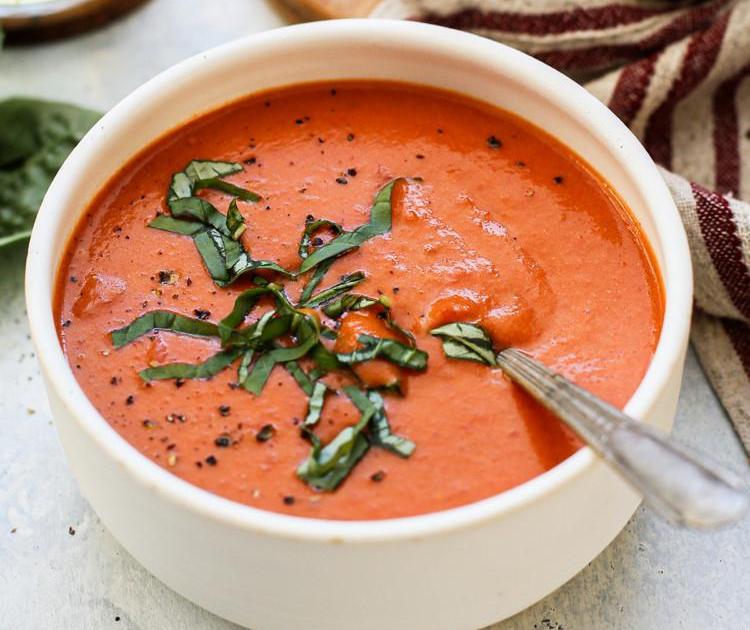 Creamy Vegan Tomato Bisque with a Kick