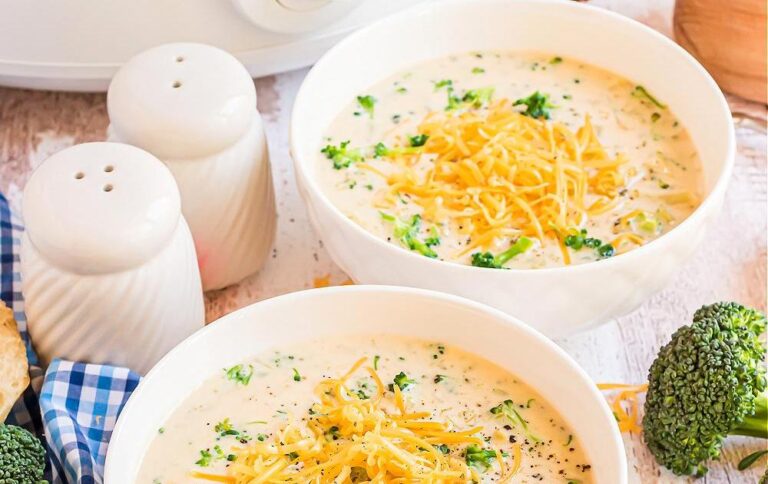 Crockpot Broccoli and Cheddar Soup