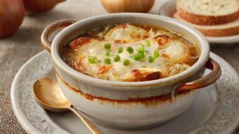 A Cleaner Remake of Julia Child’s Classic French Onion Soup
