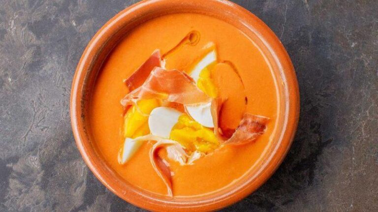 Salmorejo with Spiced Chickpeas