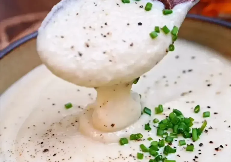 Skinny Creamy Cauliflower Soup
