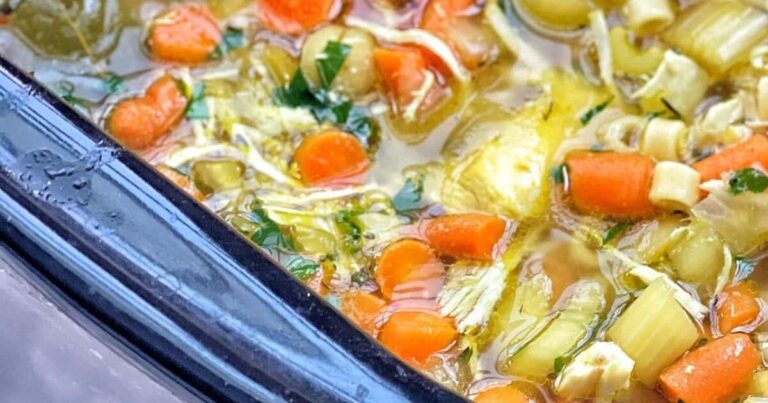 Slow Cooker Chicken And Vegetable Soup