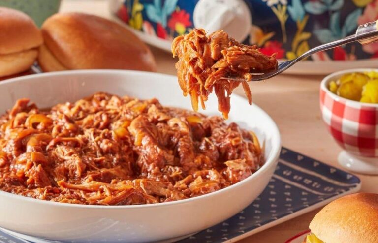 14 Ridiculously Easy Slow Cooker Soups (Dump-and-Go Recipes!)