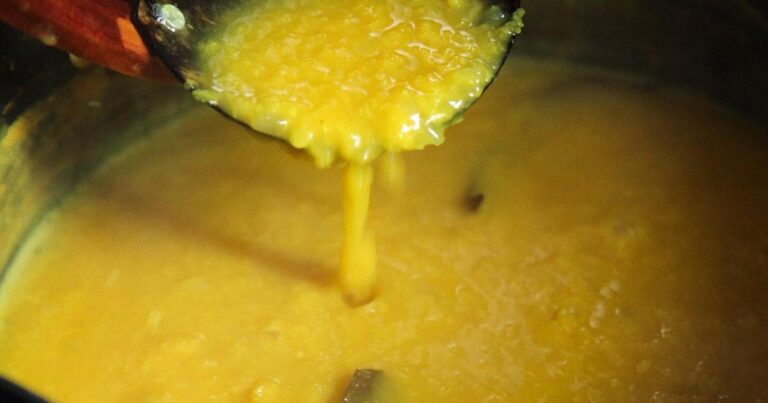 Yellow lentil soup, pahelo daal